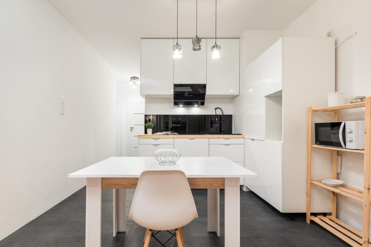 Przerwana 11A By Homeprime Варшава Екстериор снимка